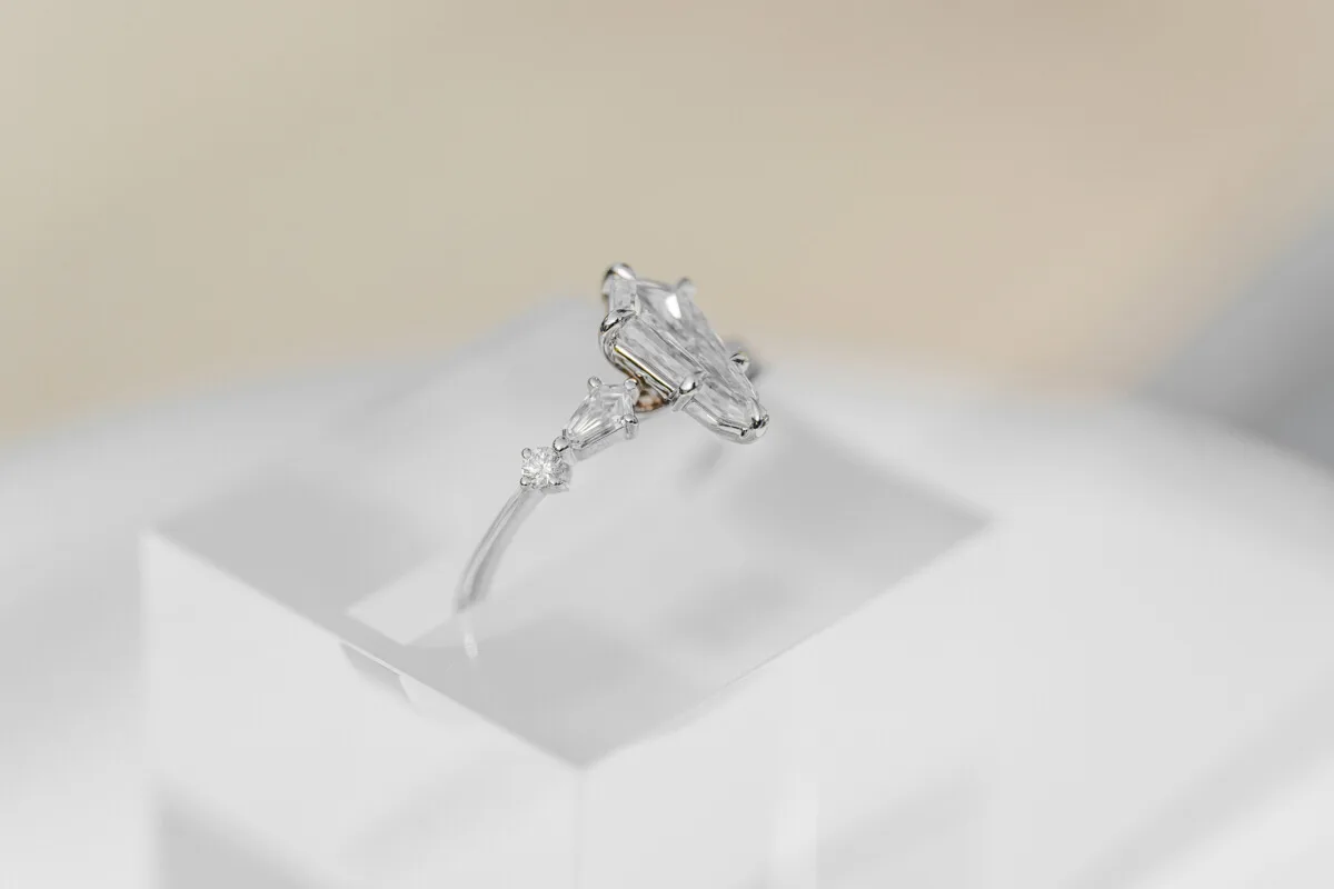 kite shape ER 1200-7