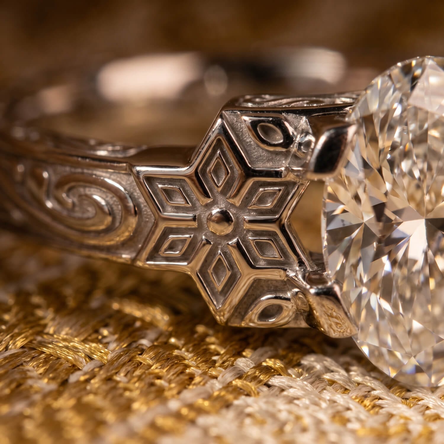 South Indian heritage relief integrated into a white-gold shank