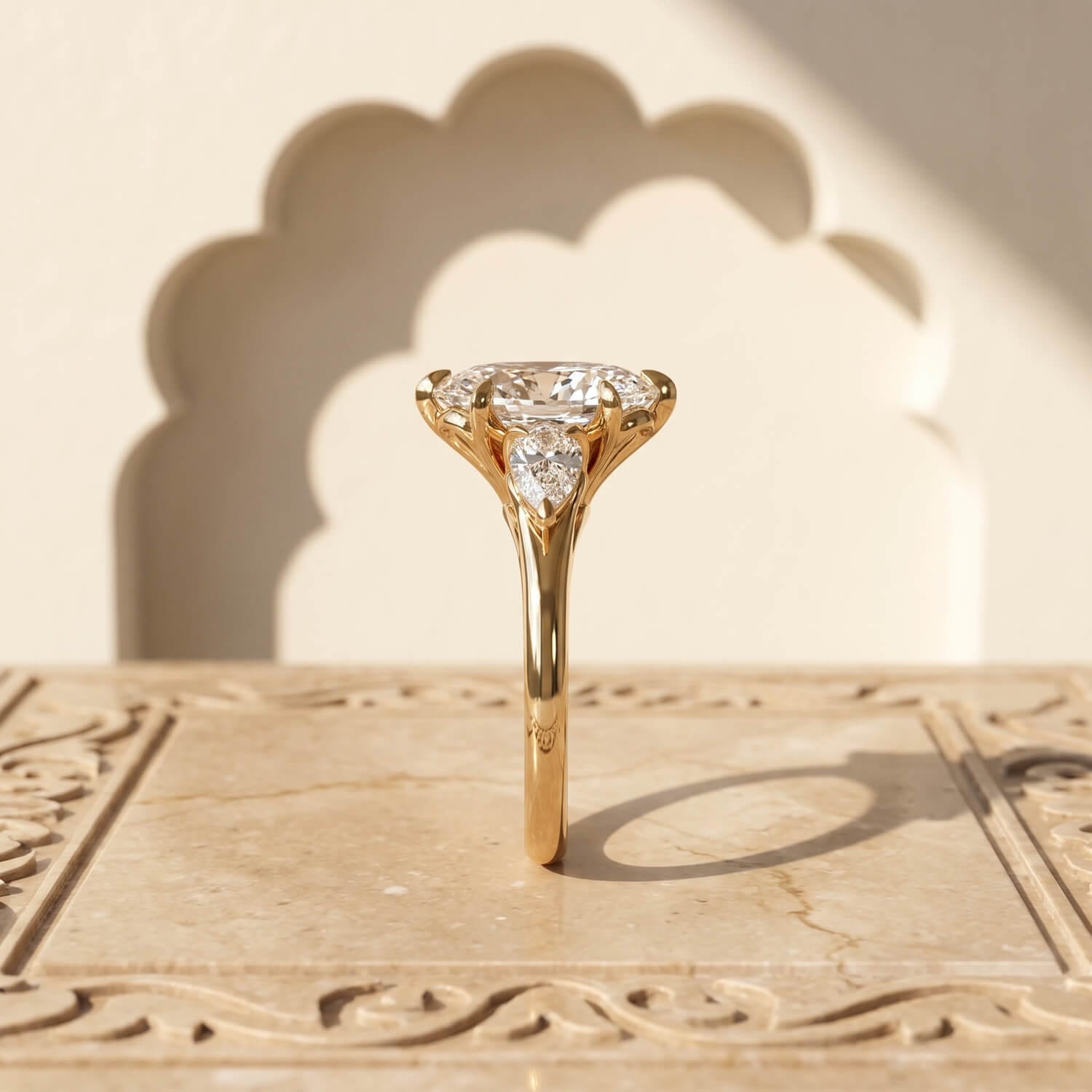 Petal-shaped gold supports integrated into the ring structure